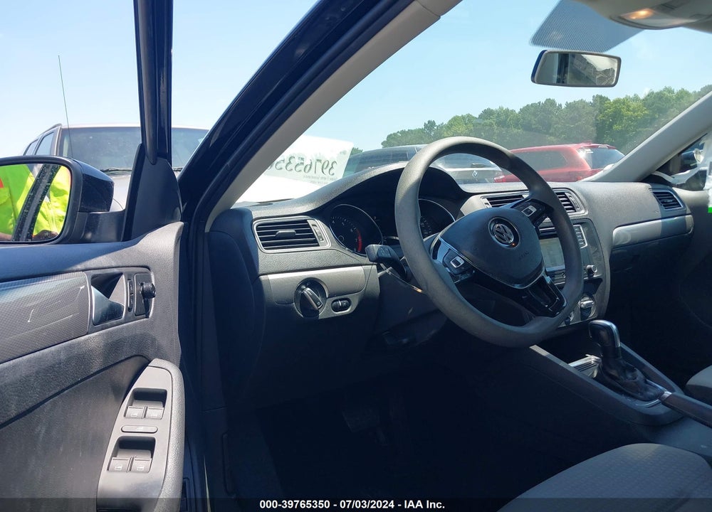 2017 VOLKSWAGEN JETTA 1.4T S VIN: 3VW2B7AJ5HM213177
