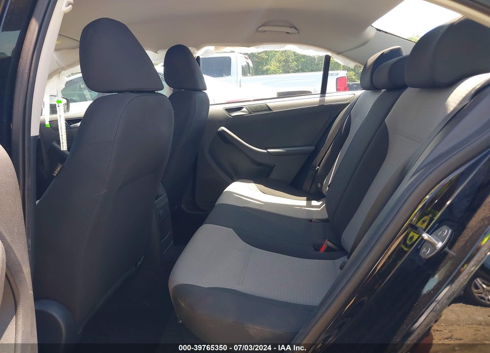 2017 VOLKSWAGEN JETTA 1.4T S VIN: 3VW2B7AJ5HM213177