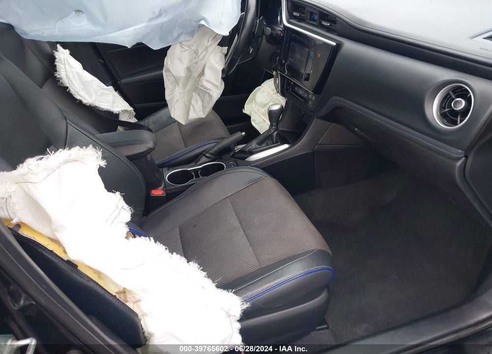 2019 TOYOTA COROLLA SE VIN: 2T1BURHE8KC210209