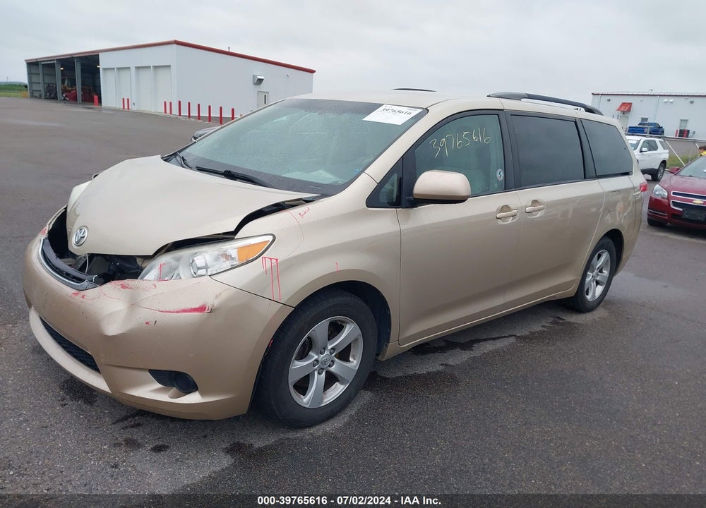 2013 TOYOTA SIENNA LE V6 8 PASSENGER VIN: 5TDKK3DC5DS334195