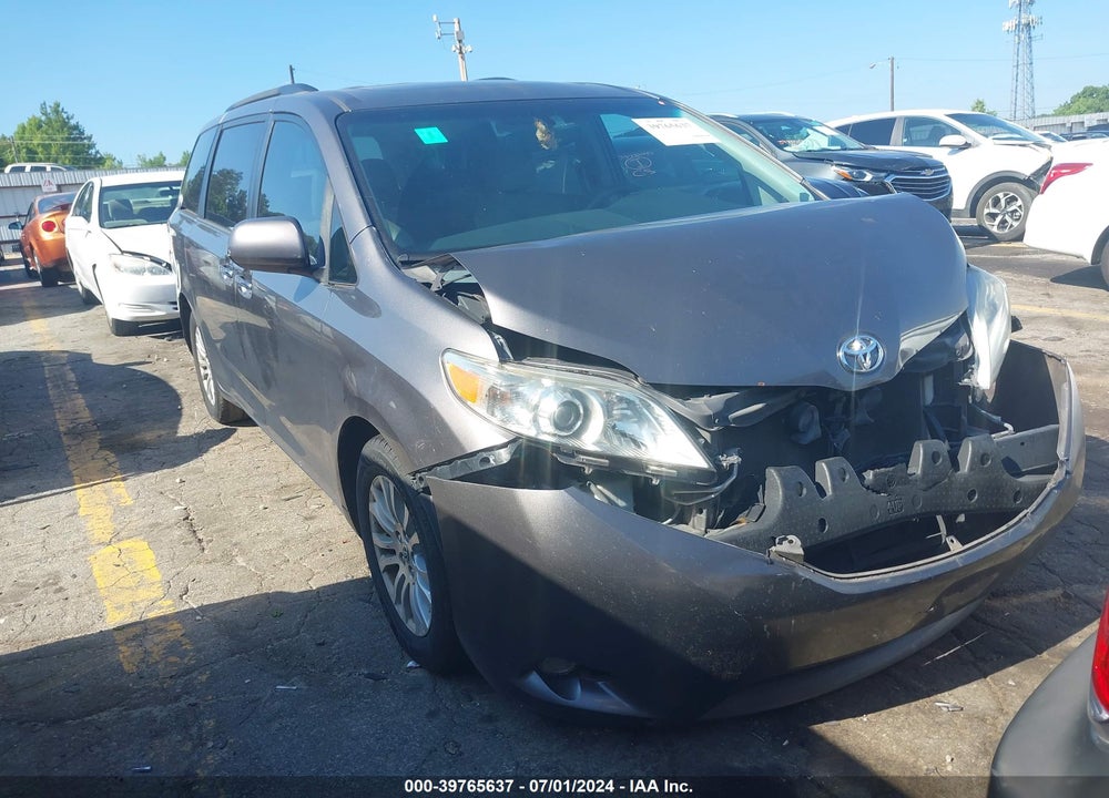 2012 TOYOTA SIENNA XLE V6 8 PASSENGER VIN: 5TDYK3DC4CS258154