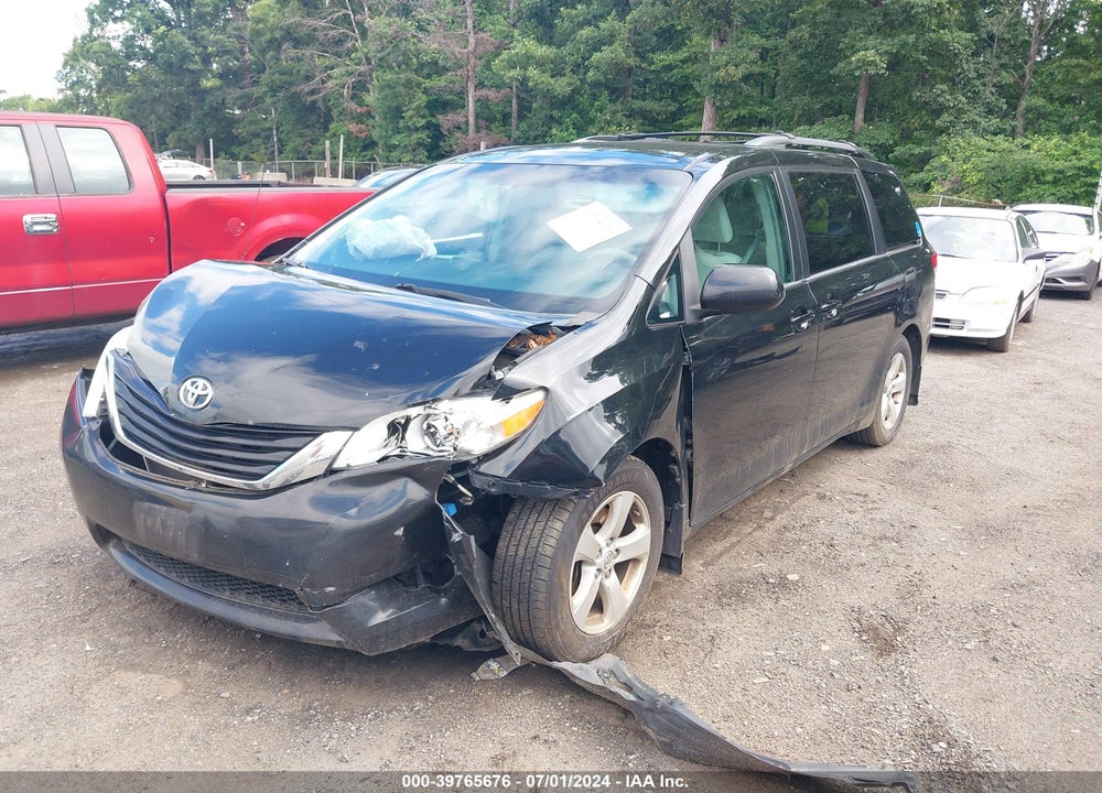 2013 TOYOTA SIENNA LE V6 8 PASSENGER VIN: 5TDKK3DC3DS332896