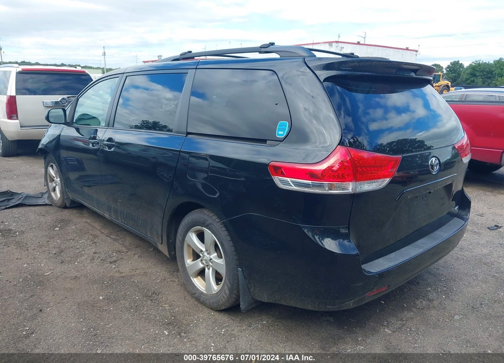2013 TOYOTA SIENNA LE V6 8 PASSENGER VIN: 5TDKK3DC3DS332896