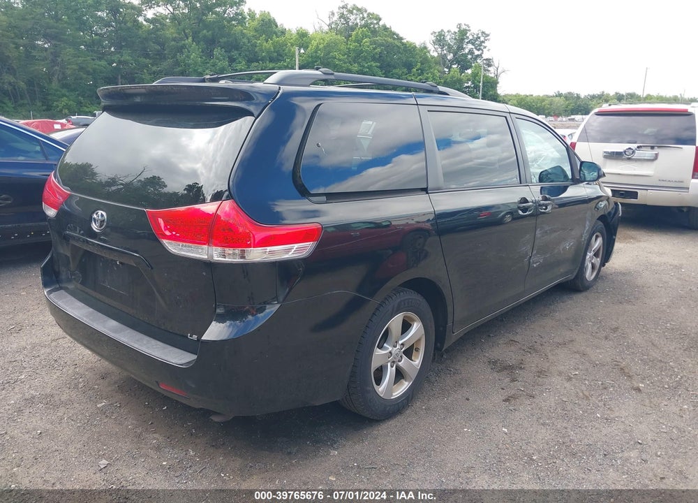 2013 TOYOTA SIENNA LE V6 8 PASSENGER VIN: 5TDKK3DC3DS332896