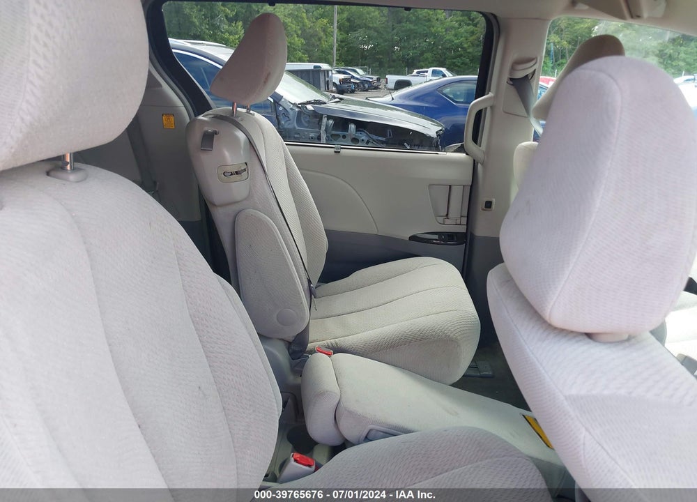 2013 TOYOTA SIENNA LE V6 8 PASSENGER VIN: 5TDKK3DC3DS332896