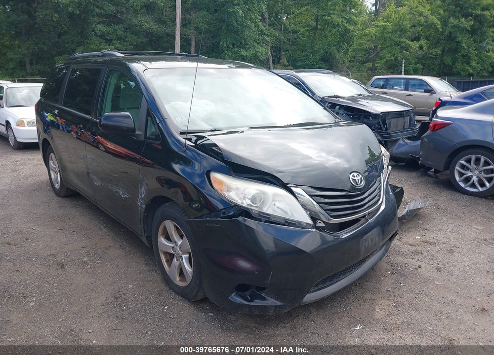 2013 TOYOTA SIENNA LE V6 8 PASSENGER VIN: 5TDKK3DC3DS332896