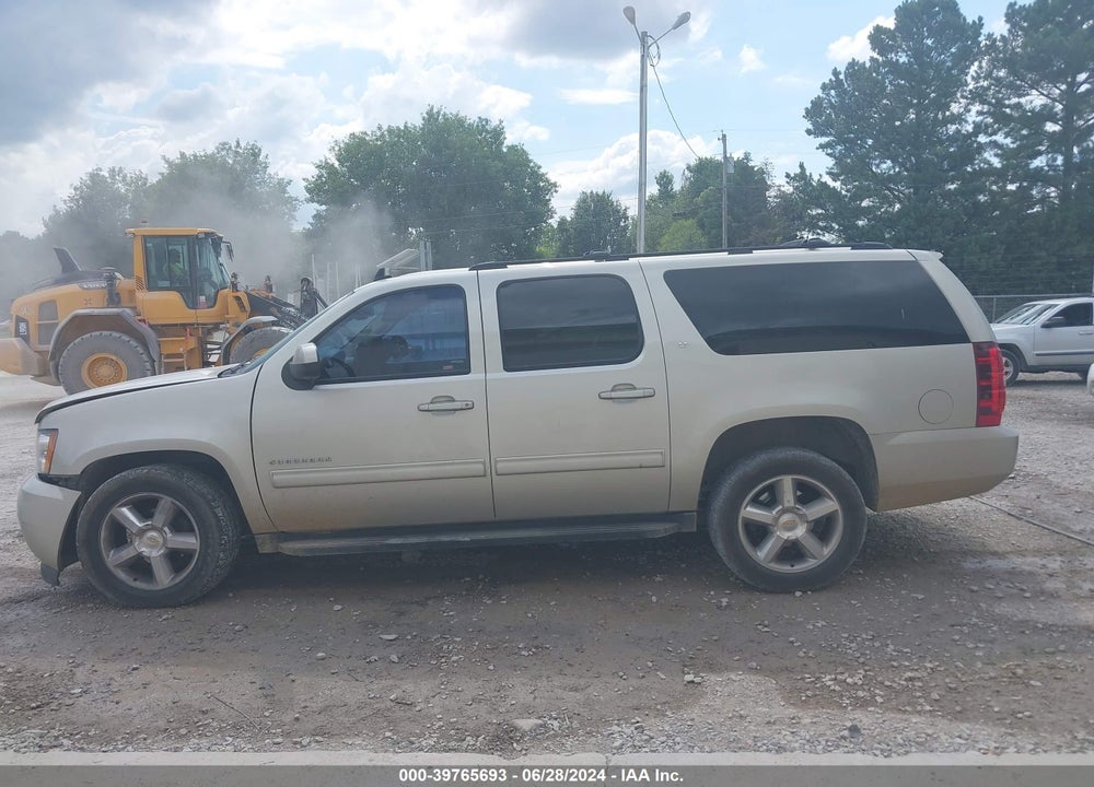2013 CHEVROLET SUBURBAN 1500 LT VIN: 1GNSCJE04DR273577