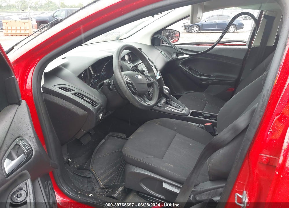 2015 FORD FOCUS SE VIN: 1FADP3F27FL204167
