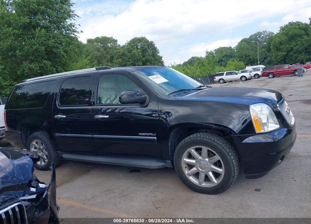 2013 GMC YUKON XL 1500 DENALI VIN: 1GKS2MEF5DR362841