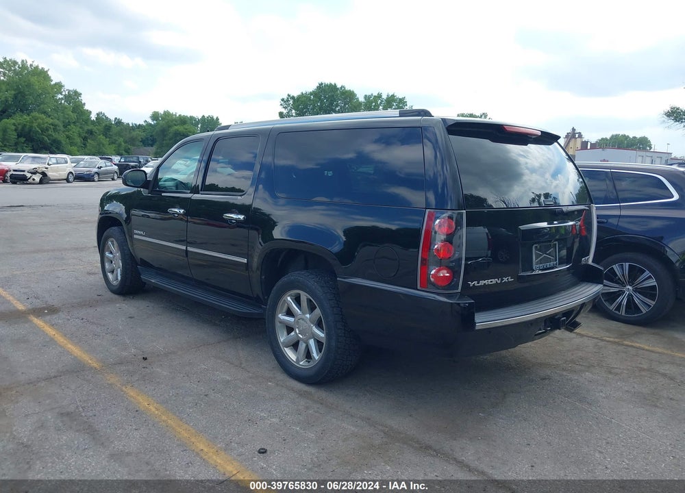 2013 GMC YUKON XL 1500 DENALI VIN: 1GKS2MEF5DR362841