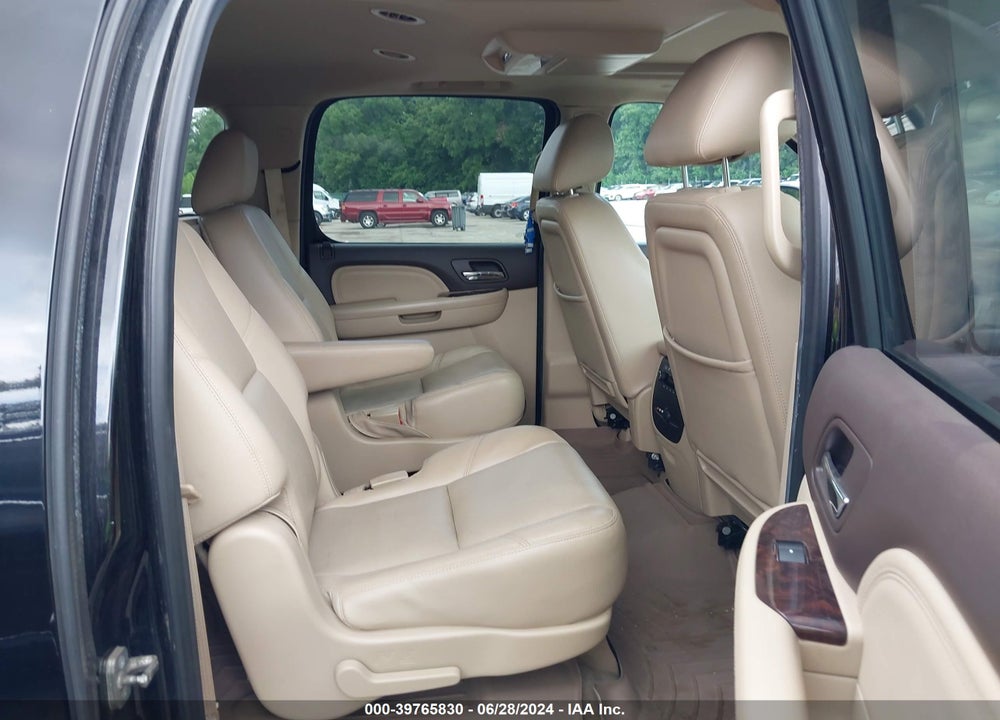 2013 GMC YUKON XL 1500 DENALI VIN: 1GKS2MEF5DR362841