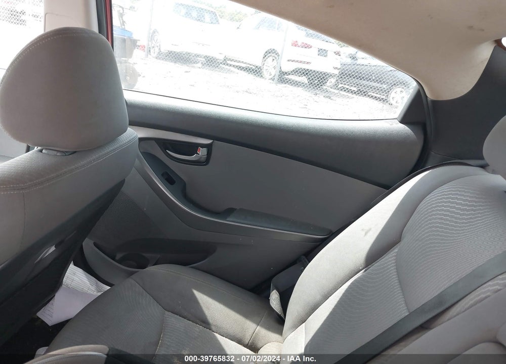 2015 HYUNDAI ELANTRA SE VIN: KMHDH4AE5FU383491
