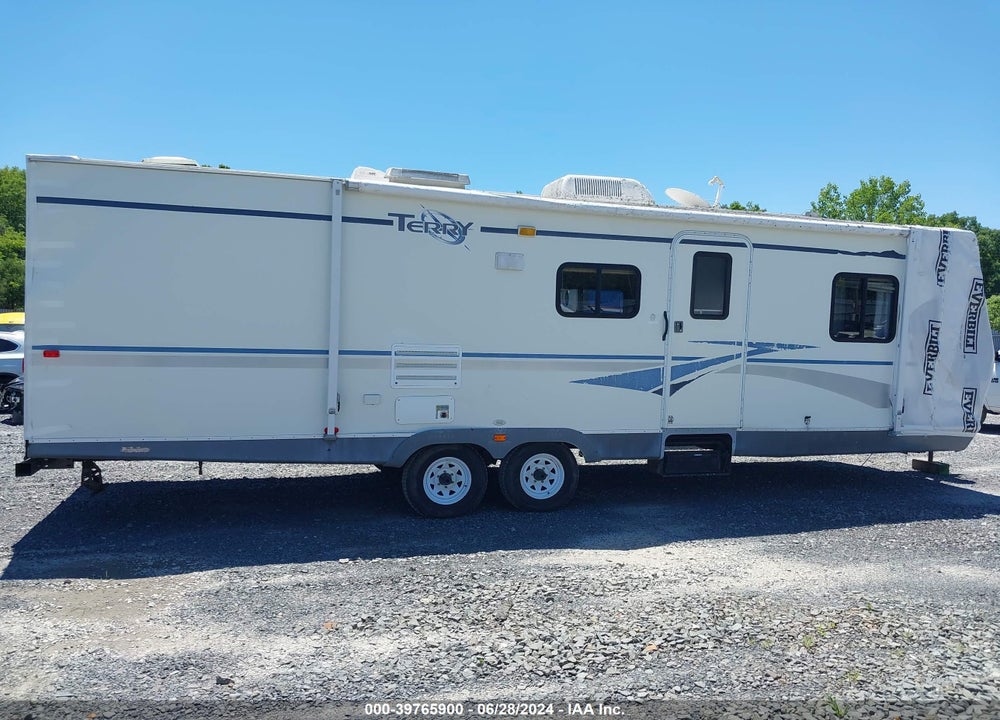 2005 FLEETWOOD TERRY 300BHS VIN: 1EA1B302755340163