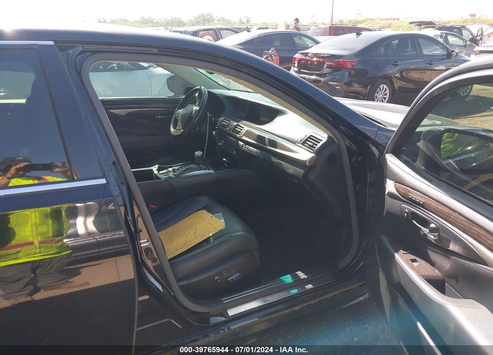 2015 LEXUS LS 460 VIN: JTHBL5EF3F5136773