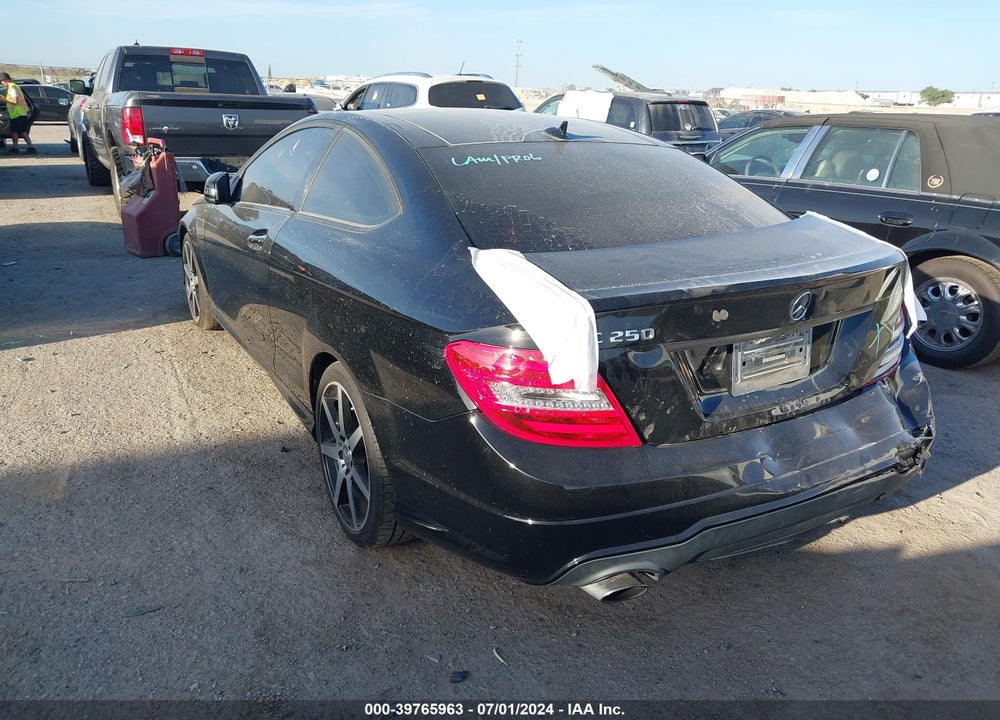 2015 MERCEDES-BENZ C 250 VIN: WDDGJ4HBXFG390507