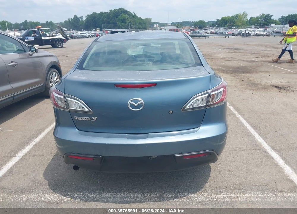 2011 MAZDA 3 I SPORT VIN: JM1BL1UFXB1375217