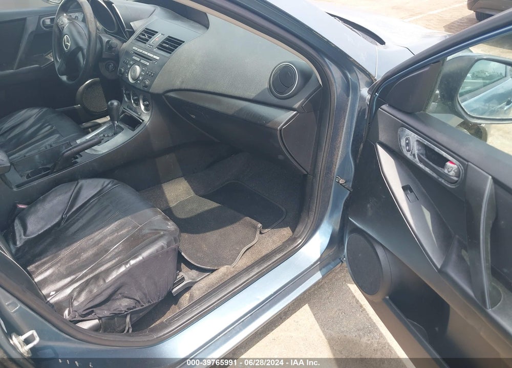 2011 MAZDA 3 I SPORT VIN: JM1BL1UFXB1375217