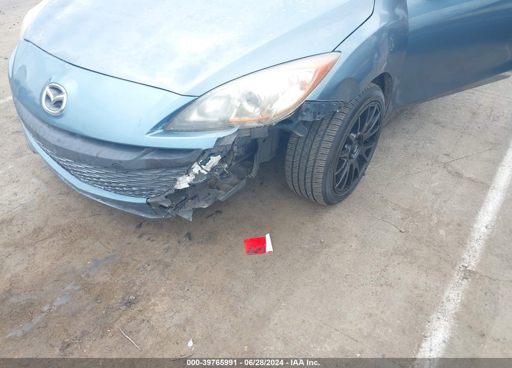 2011 MAZDA 3 I SPORT VIN: JM1BL1UFXB1375217