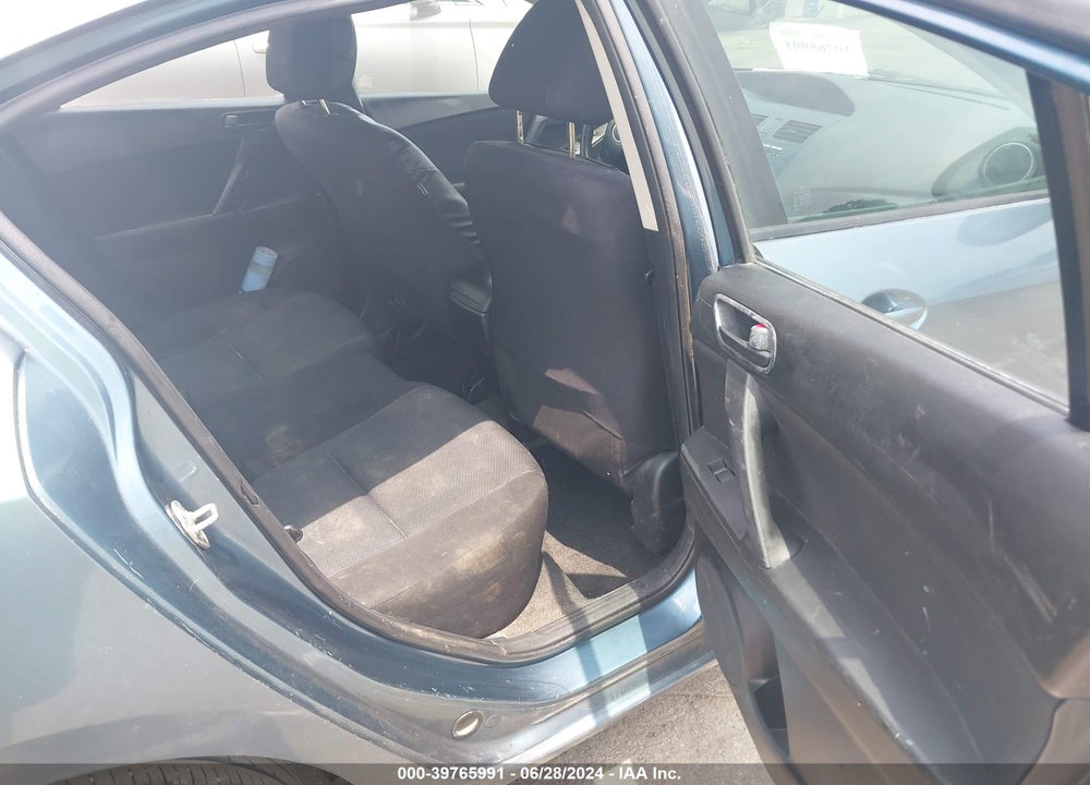 2011 MAZDA 3 I SPORT VIN: JM1BL1UFXB1375217