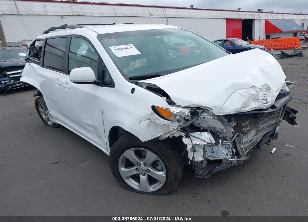 2014 TOYOTA SIENNA LE V6 8 PASSENGER VIN: 5TDKK3DC1ES506112