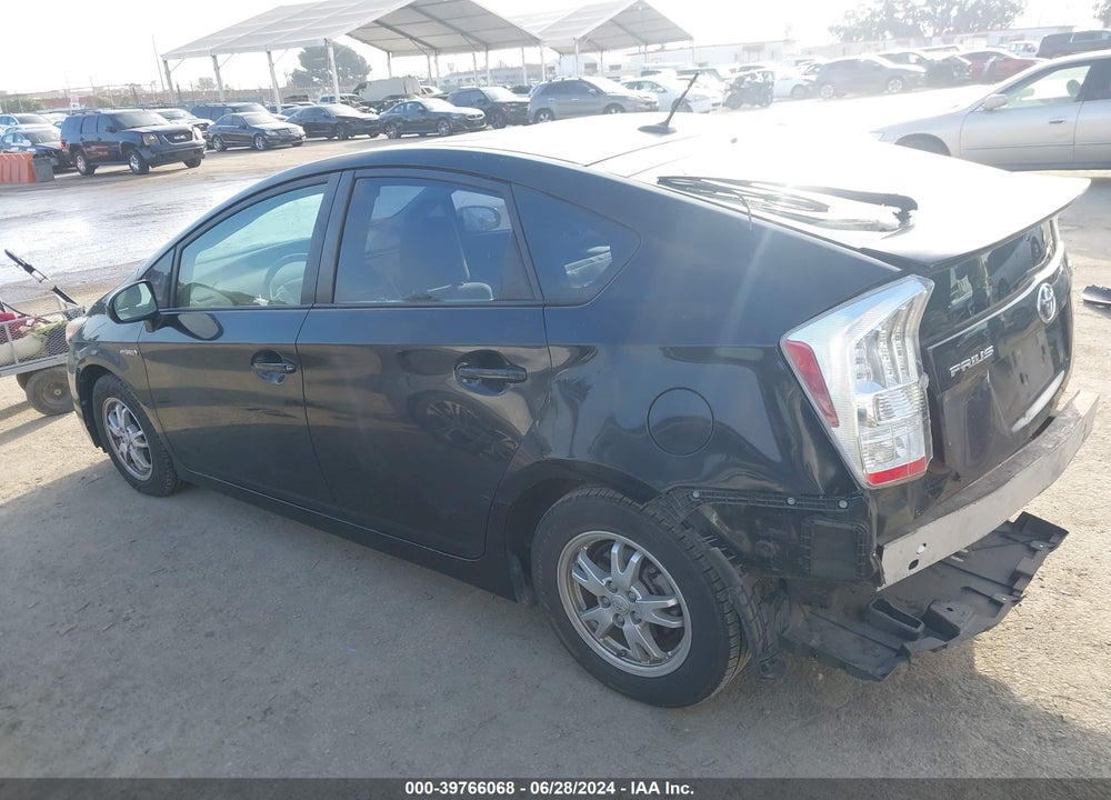 2011 TOYOTA PRIUS TWO VIN: JTDKN3DU0B1364067