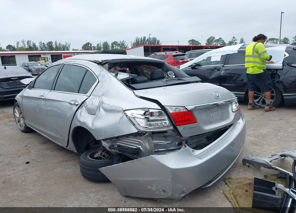 2015 HONDA ACCORD EX-L VIN: 1HGCR2F82FA055095