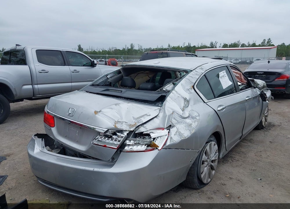 2015 HONDA ACCORD EX-L VIN: 1HGCR2F82FA055095