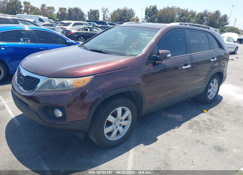 2013 KIA SORENTO LX V6 VIN: 5XYKT4A27DG375164