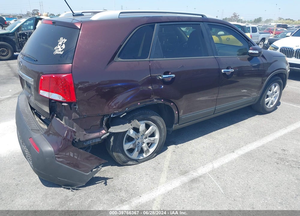 2013 KIA SORENTO LX V6 VIN: 5XYKT4A27DG375164