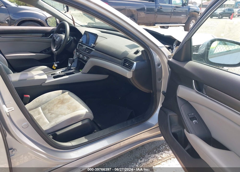 2018 HONDA ACCORD LX VIN: 1HGCV1F10JA123136
