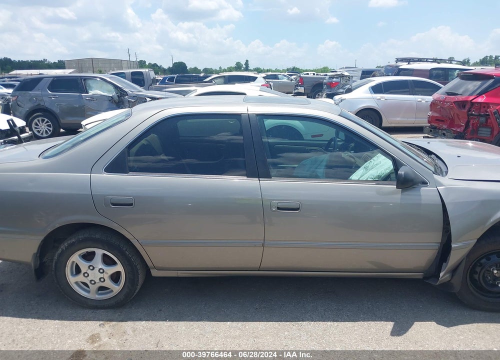1999 TOYOTA CAMRY XLE VIN: 4T1BG28K6XU511832