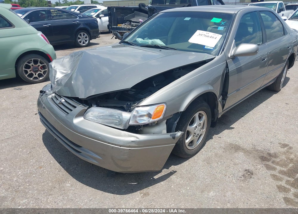 1999 TOYOTA CAMRY XLE VIN: 4T1BG28K6XU511832