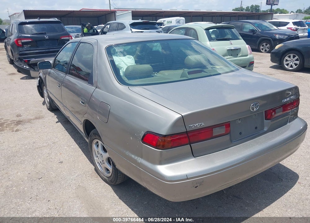 1999 TOYOTA CAMRY XLE VIN: 4T1BG28K6XU511832