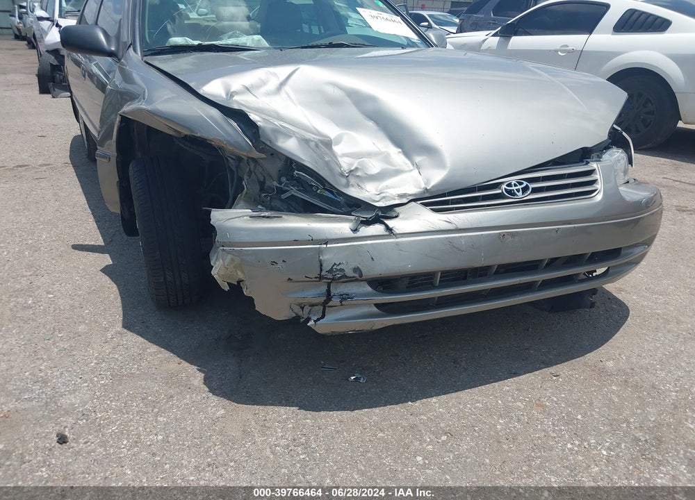1999 TOYOTA CAMRY XLE VIN: 4T1BG28K6XU511832