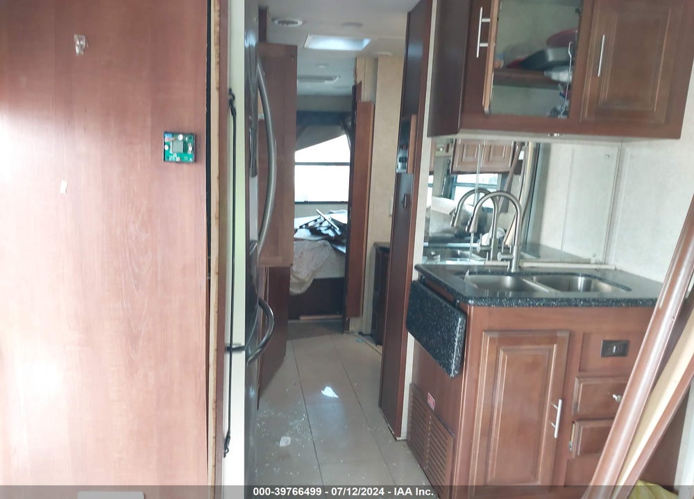 2016 GEORGETOWN GTA377XFL VIN: 1F66F5DY3F0A09647