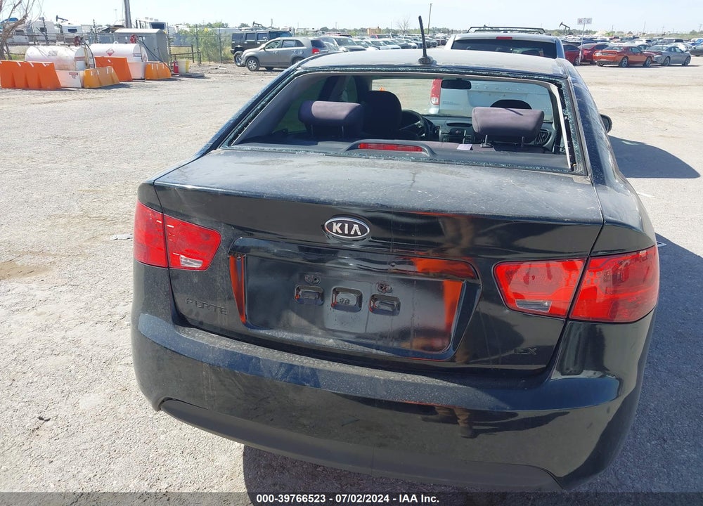 2013 KIA FORTE VIN: KNAFU4A21D5646174