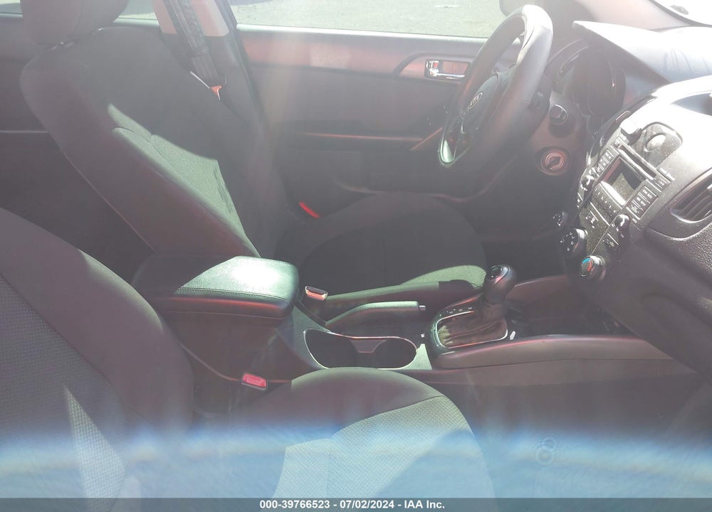2013 KIA FORTE VIN: KNAFU4A21D5646174
