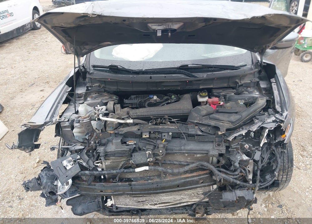 2017 NISSAN ROGUE SV VIN: KNMAT2MV0HP607189