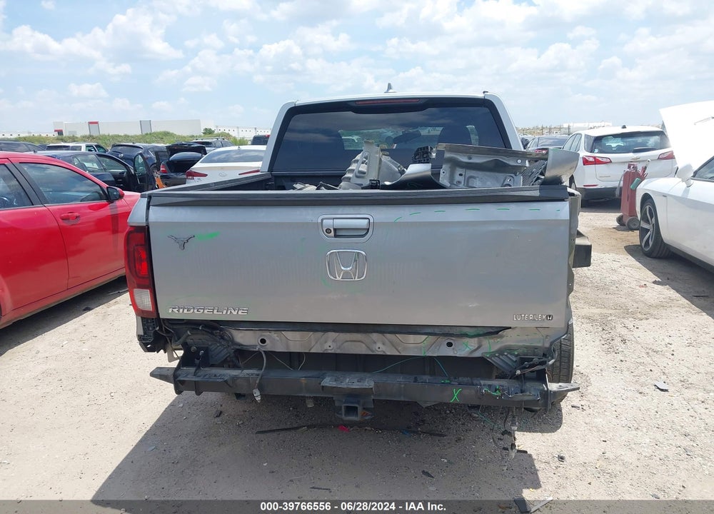 2017 HONDA RIDGELINE RTL-T VIN: 5FPYK2F6XHB006462
