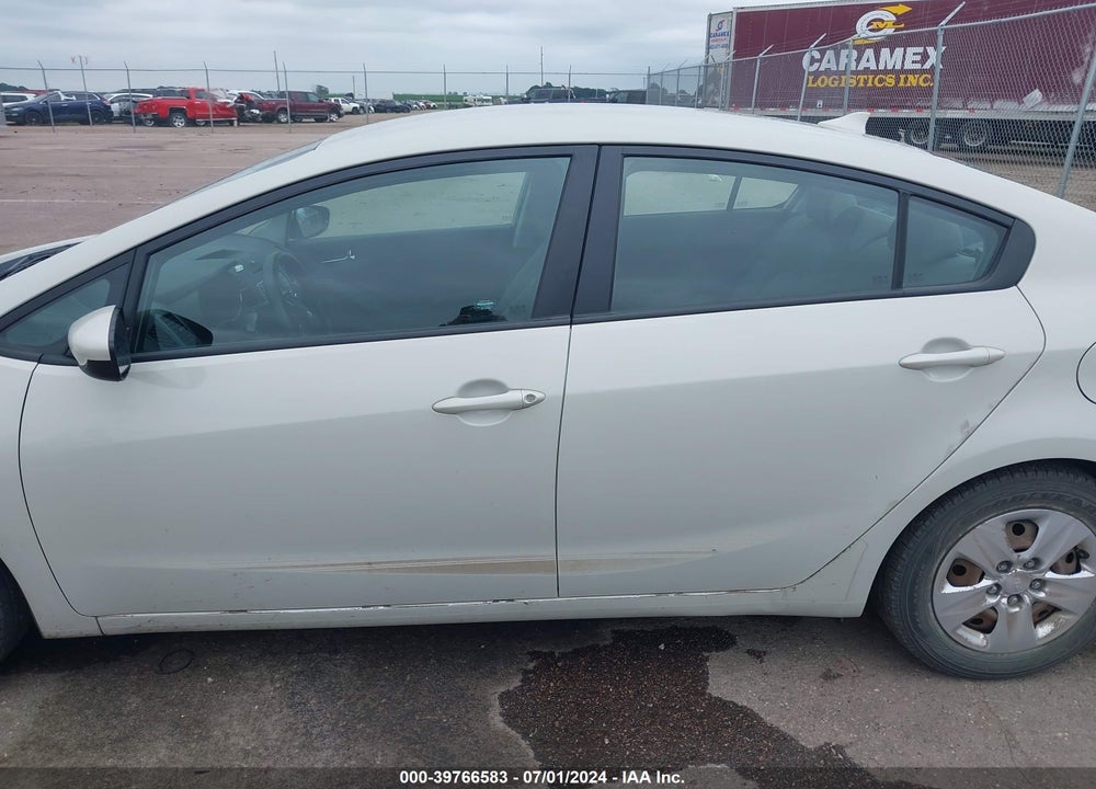 2015 KIA FORTE LX VIN: KNAFK4A66F5276769
