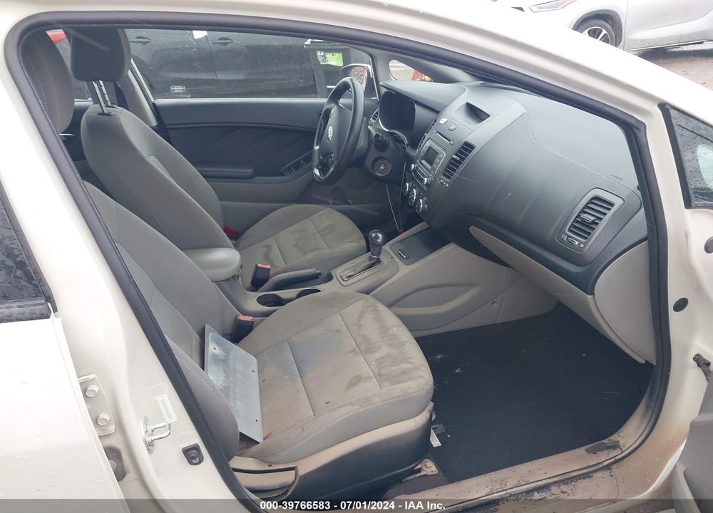 2015 KIA FORTE LX VIN: KNAFK4A66F5276769