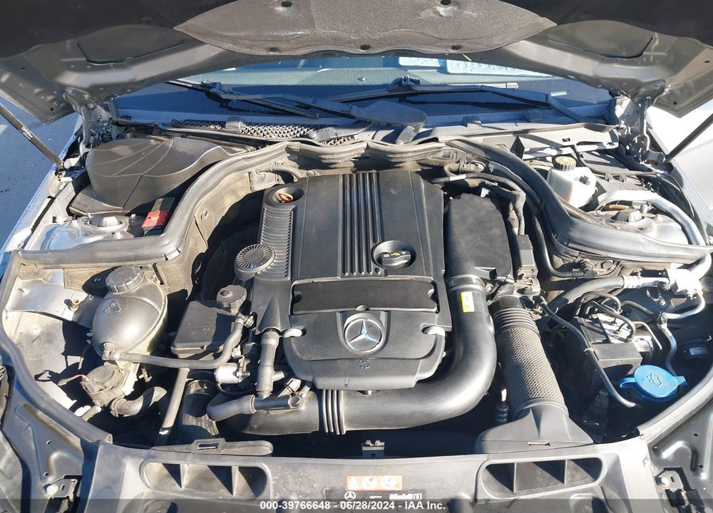 2012 MERCEDES-BENZ C 250 LUXURY/SPORT VIN: WDDGF4HB7CR193277