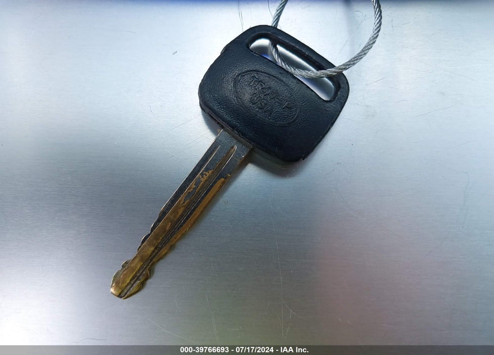 2002 TOYOTA CAMRY LE VIN: 4T1BE32K22U564685