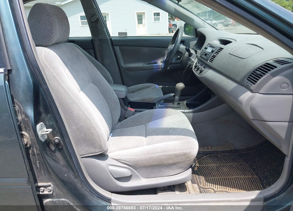 2002 TOYOTA CAMRY LE VIN: 4T1BE32K22U564685