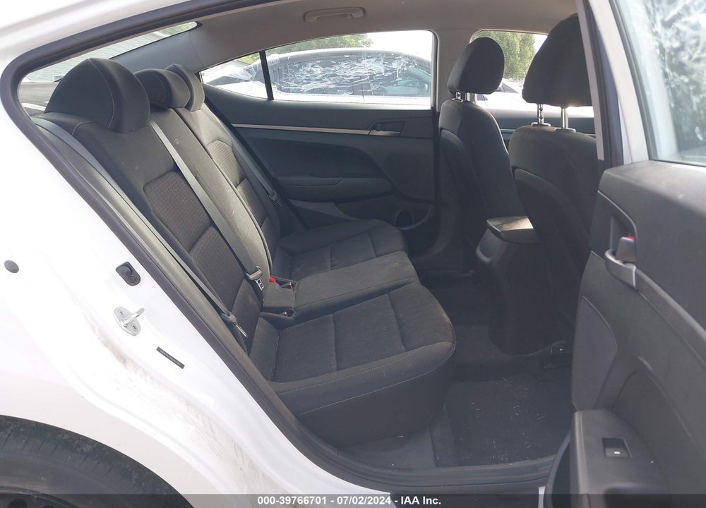 2018 HYUNDAI ELANTRA SE VIN: 5NPD74LF4JH265299