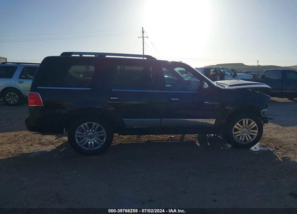 2014 LINCOLN NAVIGATOR VIN: 5LMJJ2H56EEL05597