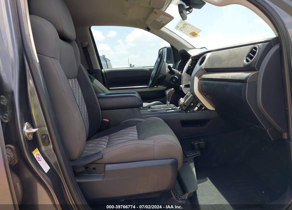 2019 TOYOTA TUNDRA SR5 5.7L V8 VIN: 5TFDW5F14KX801280