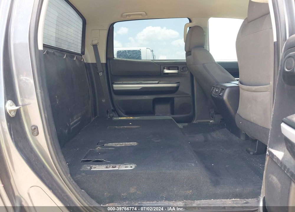 2019 TOYOTA TUNDRA SR5 5.7L V8 VIN: 5TFDW5F14KX801280