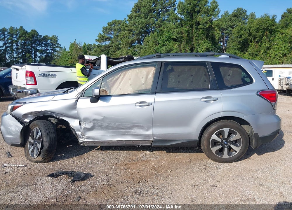 2017 SUBARU FORESTER PREMIUM VIN: JF2SJAEC6HH473480