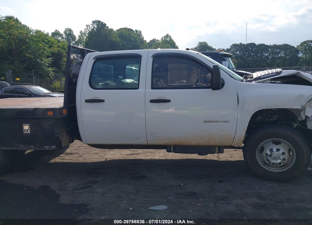 2011 CHEVROLET SILVERADO 3500HD CHASSIS WORK TRUCK VIN: 1GB4KZCLXBF126344